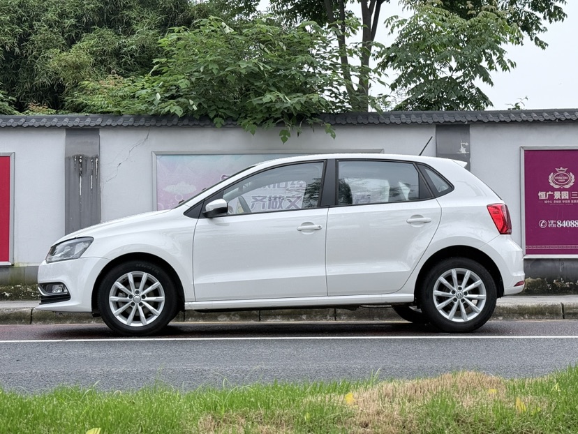Volkswagen Polo 2015 immagine di auto #10