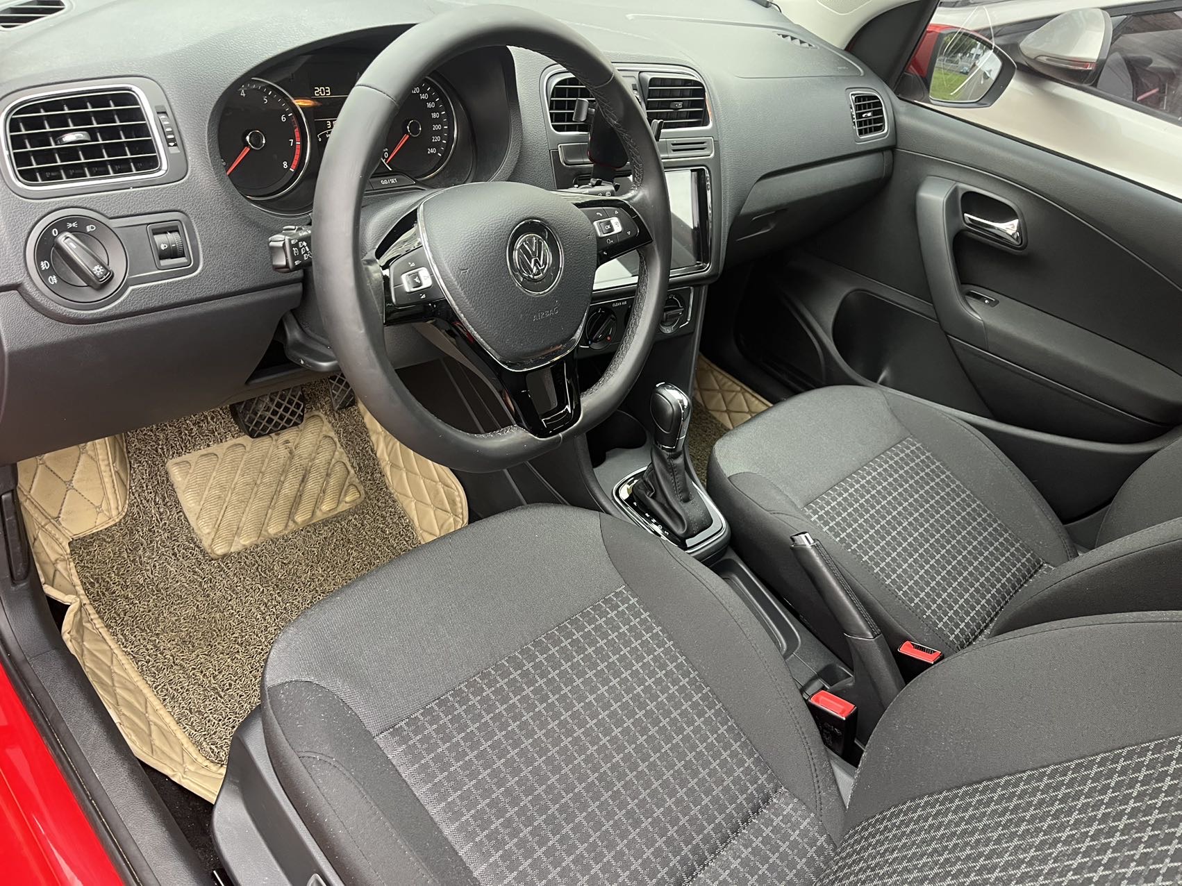 Volkswagen Polo 2017 car image #7