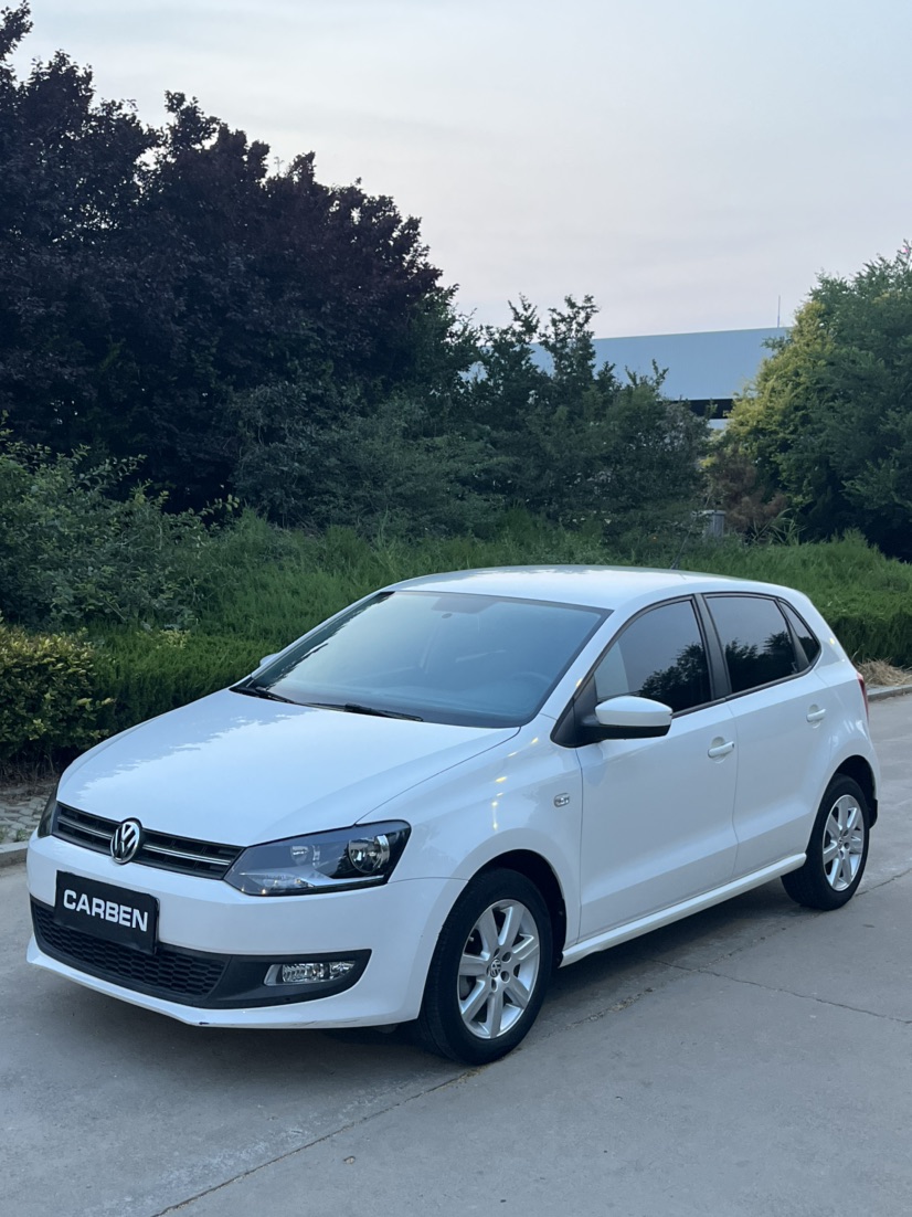Volkswagen Polo 2014 Volkswagen Polo 2014 car image