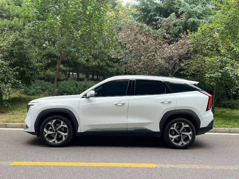 GEELY Boyue L 2025 car image #3