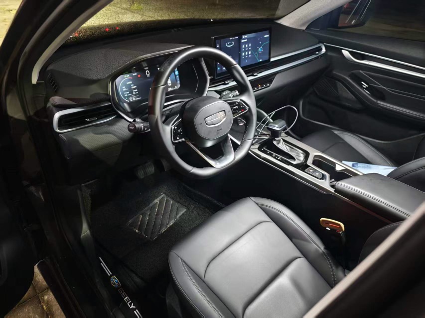 GEELY Emgrand 2025 #3 GEELY Emgrand 2025 car image #3