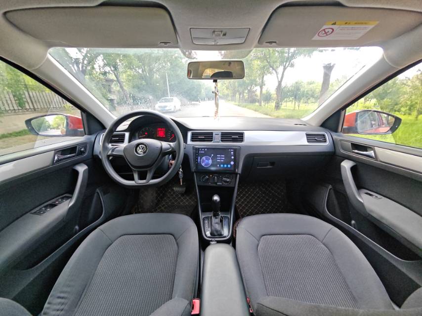 Volkswagen Santana 2015 car image #8