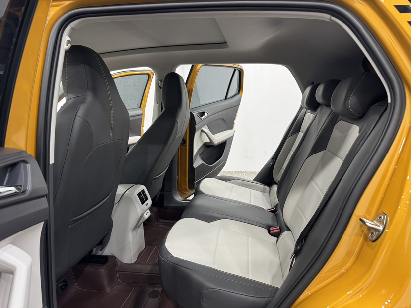 Volkswagen T-Cross 2023 #6 Volkswagen T-Cross 2023 car image #6