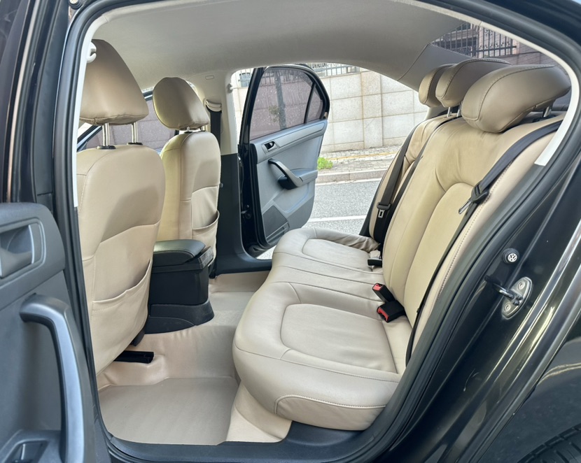 Volkswagen Santana 2014 car image #7