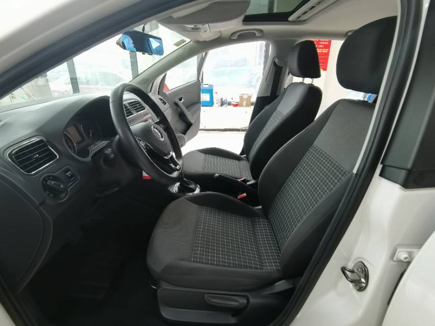Volkswagen Polo 2017 car image #4