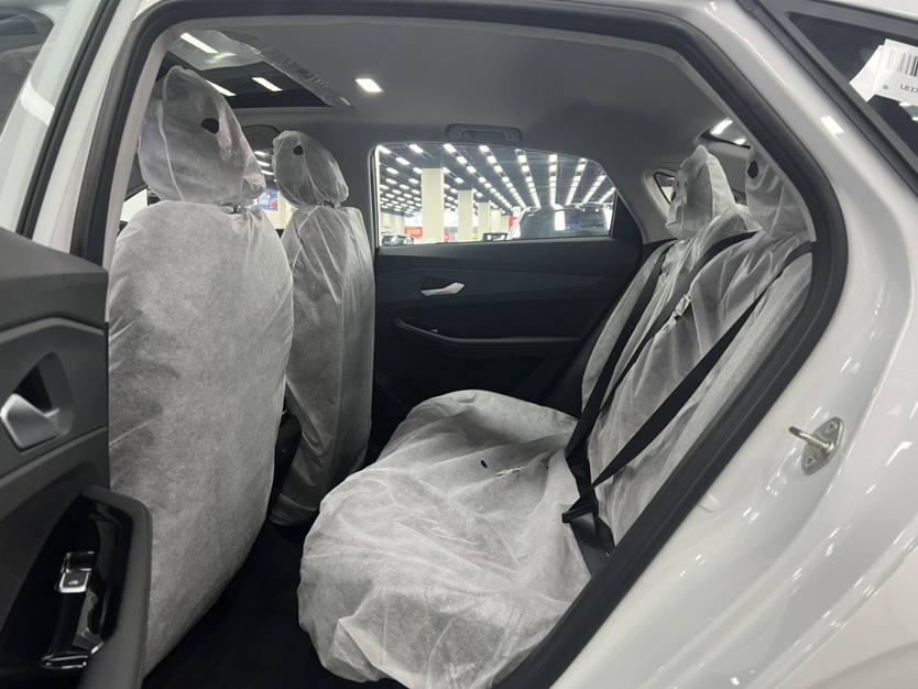 GEELY Binray 2026 #4 GEELY Binray 2026 immagine di auto #4