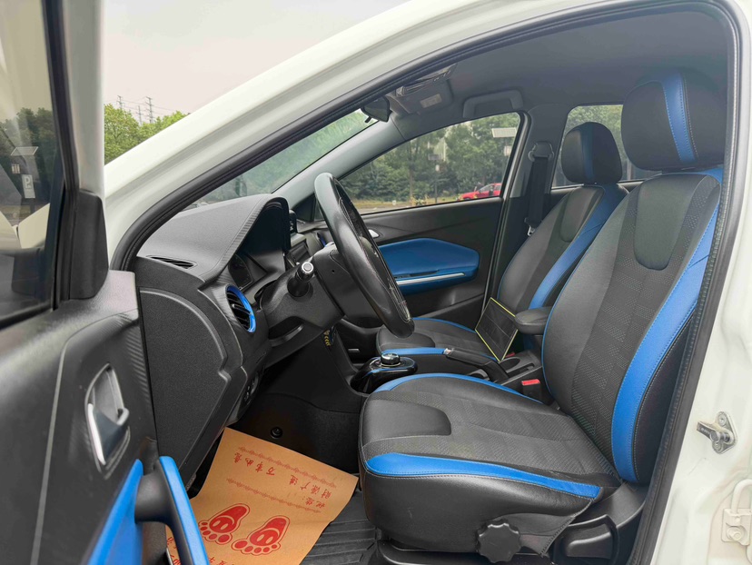 2019 immagine di auto #8