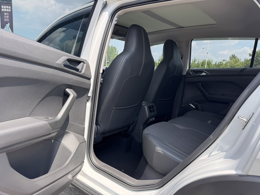 Volkswagen T-Cross 2022 #8 Volkswagen T-Cross 2022 car image #8