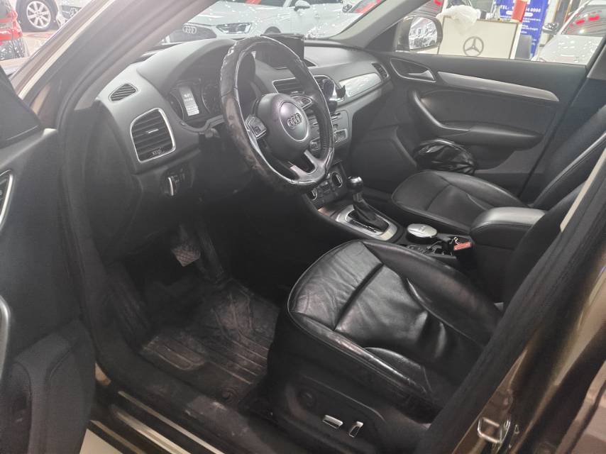 Audi Q3 2017 car image #3