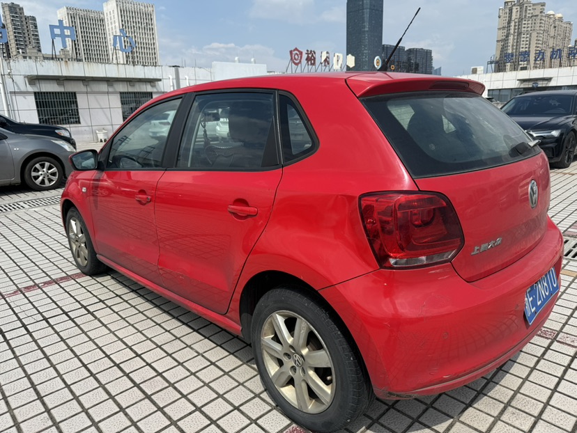 Volkswagen Polo 2014 car image #7