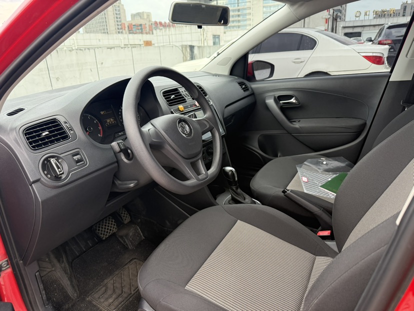 Volkswagen Polo 2017 car image #4