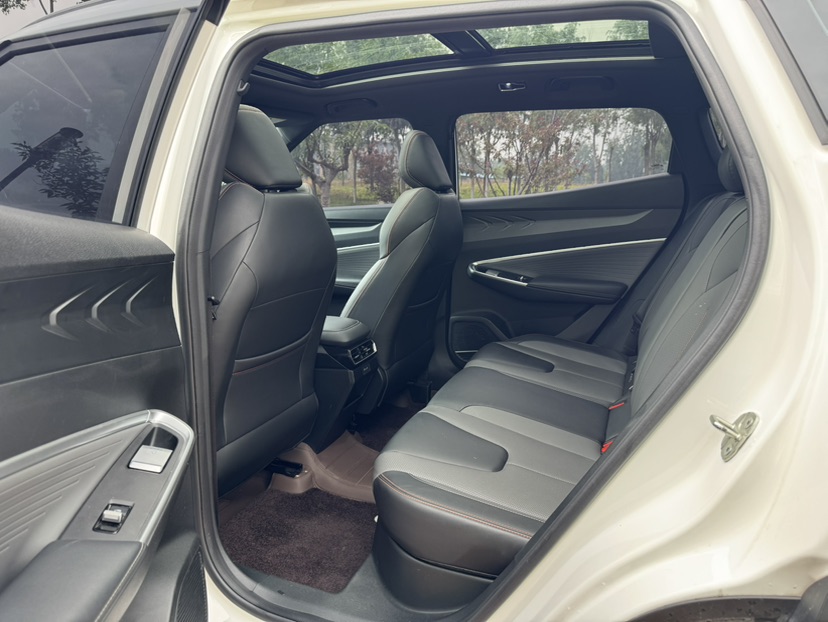 GEELY Boyue 2024 image de voiture #10