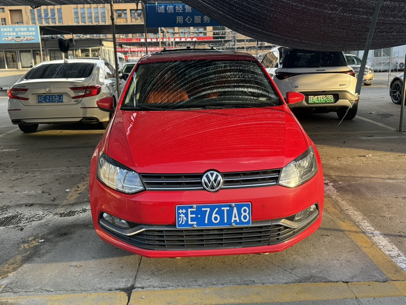Volkswagen Polo 2015 car image #2