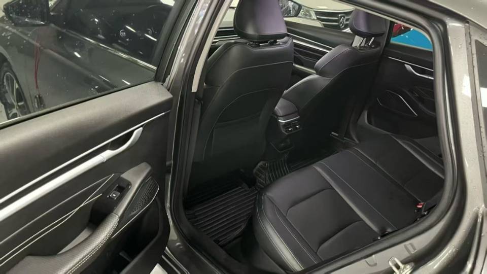 GEELY Emgrand 2021 car image #6
