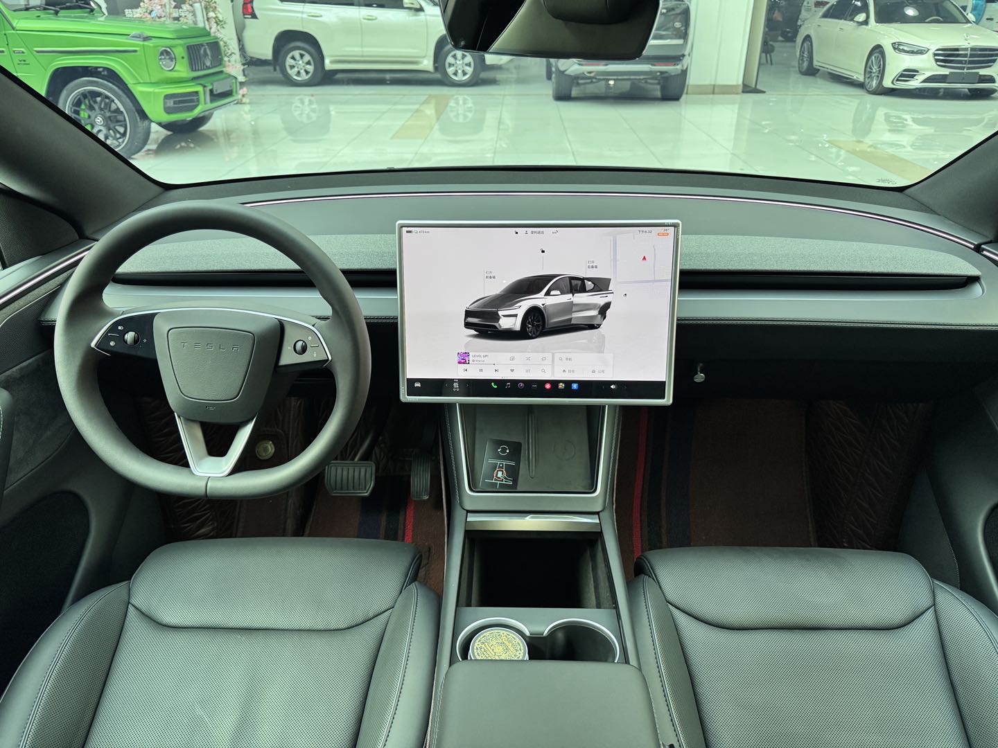 Tesla Model Y L 2026 #5 Tesla Model Y L 2026 car image #5