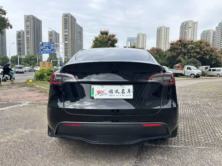 Tesla Model Y 2021 #5 Tesla Model Y 2021 car image #5