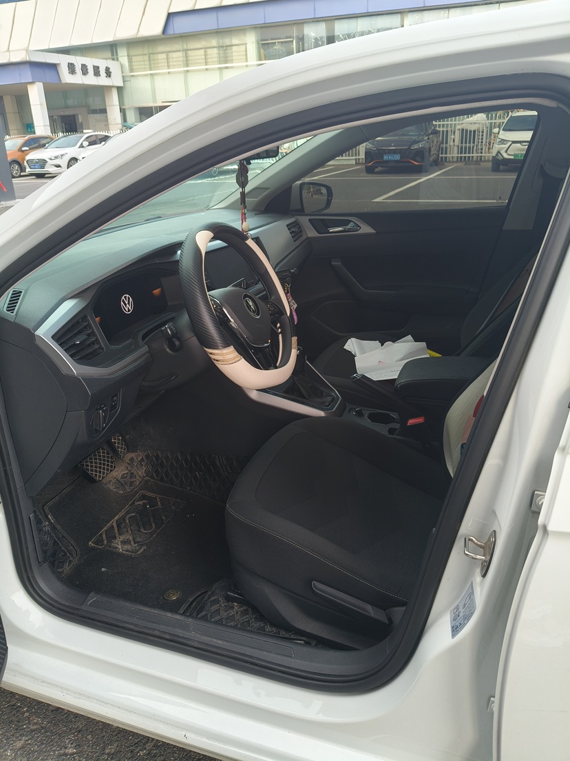 Volkswagen Polo 2023 car image #4