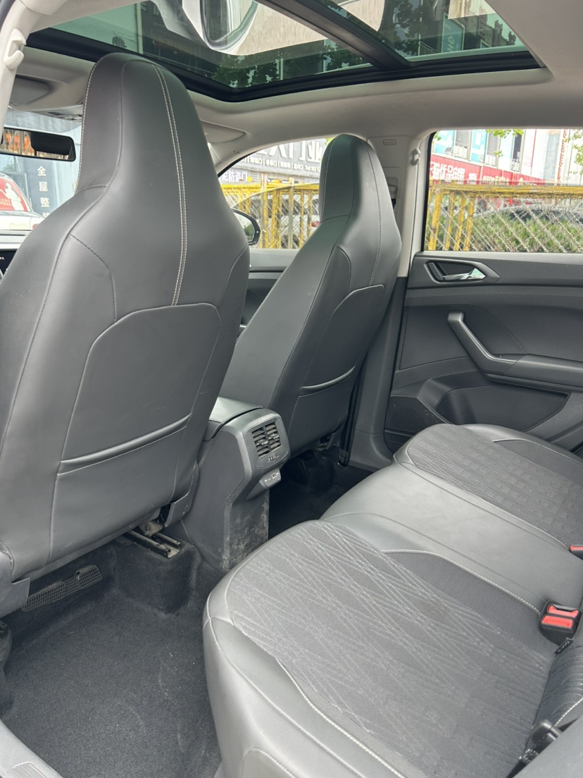 Volkswagen T-Cross 2021 car image #8