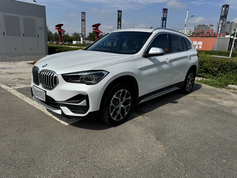 BMW X1 2022 BMW X1 2022 car image