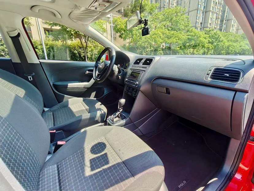 Volkswagen Polo 2016 car image #6