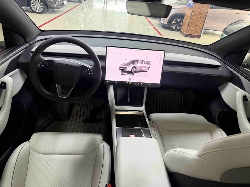 Tesla Model Y L 2025 #6 Tesla Model Y L 2025 car image #6
