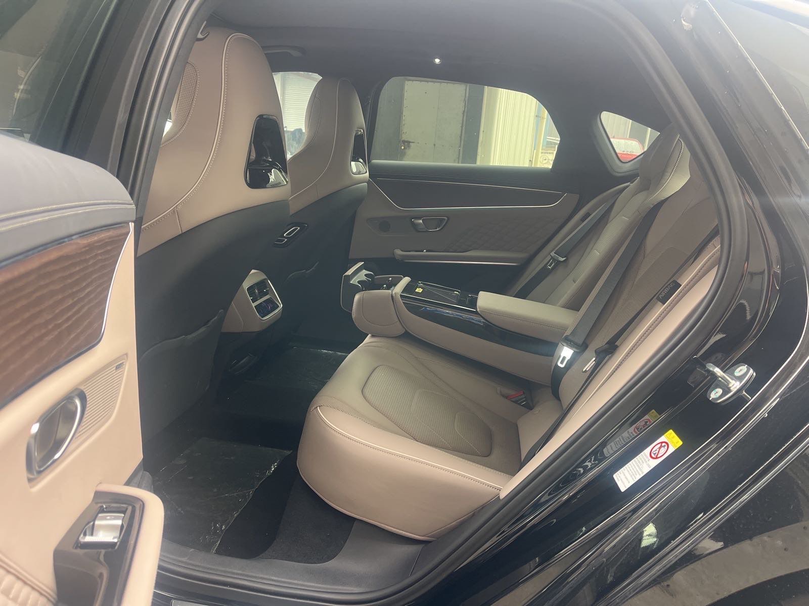 BYD Han 2024 car image #6