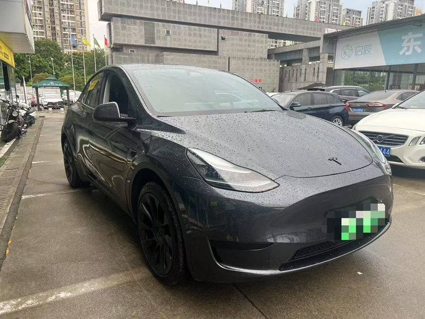 Tesla Model Y 2024 #3 Tesla Model Y 2024 car image #3