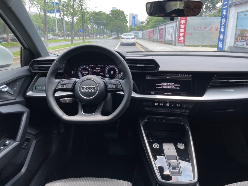 Audi A3 2023 immagine di auto #11