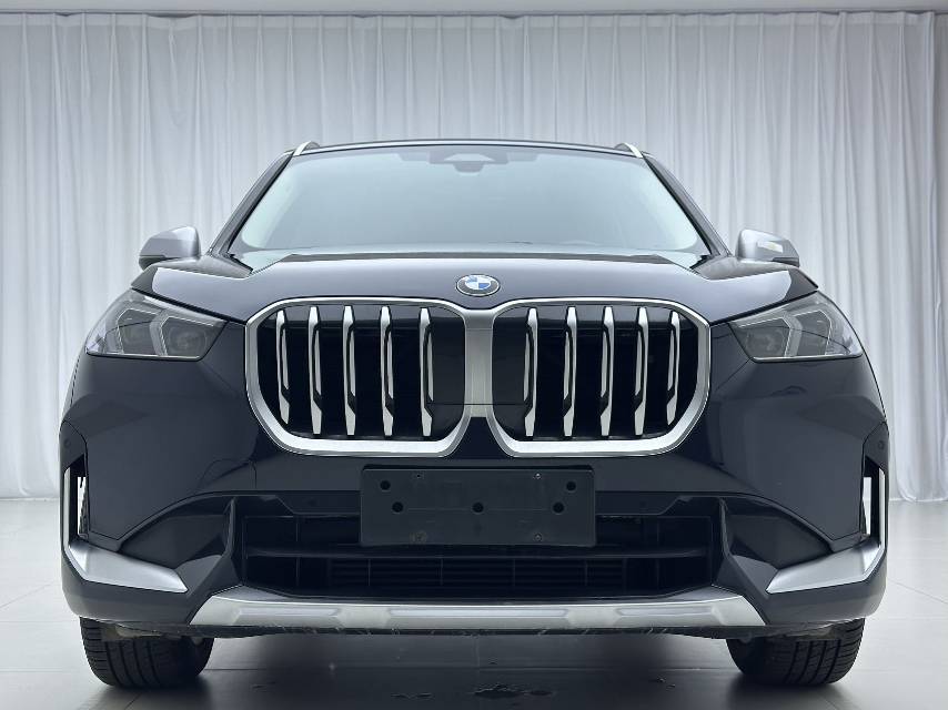 BMW X1 2023 car image #2