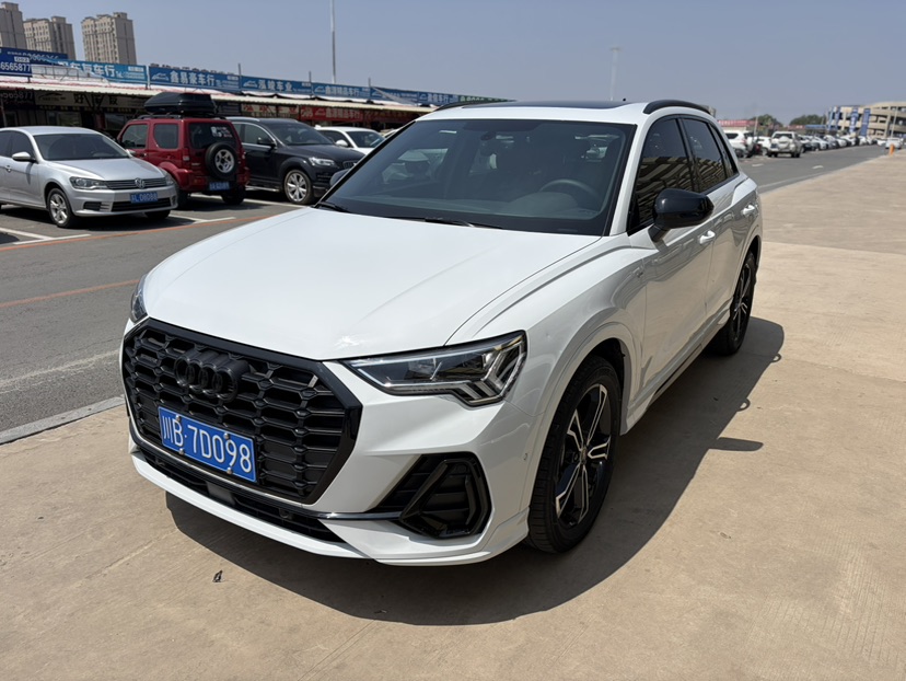 Audi Q3 2023 car image 