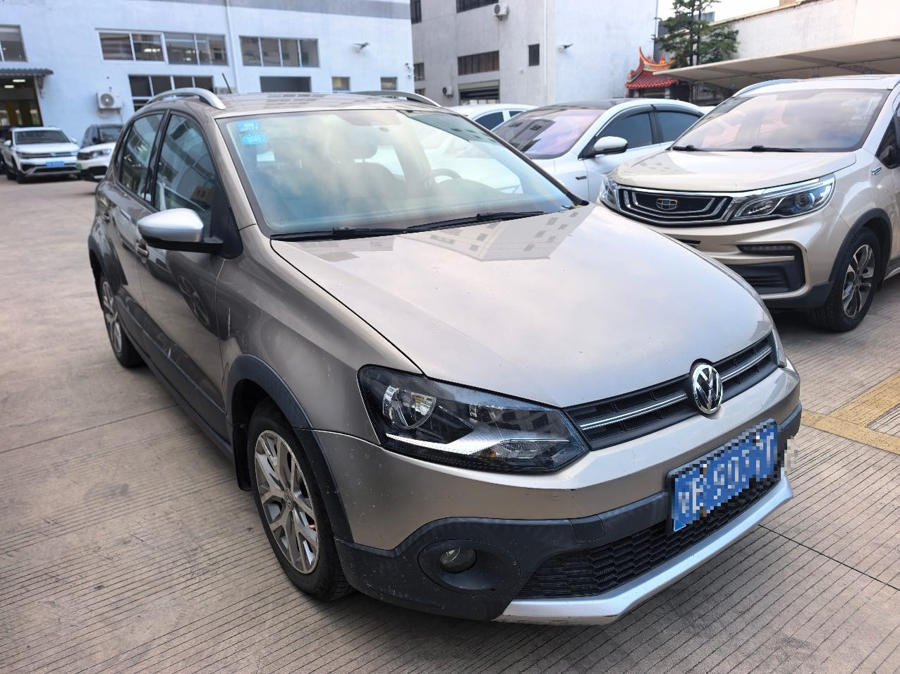 Volkswagen Polo 2018 car image #2
