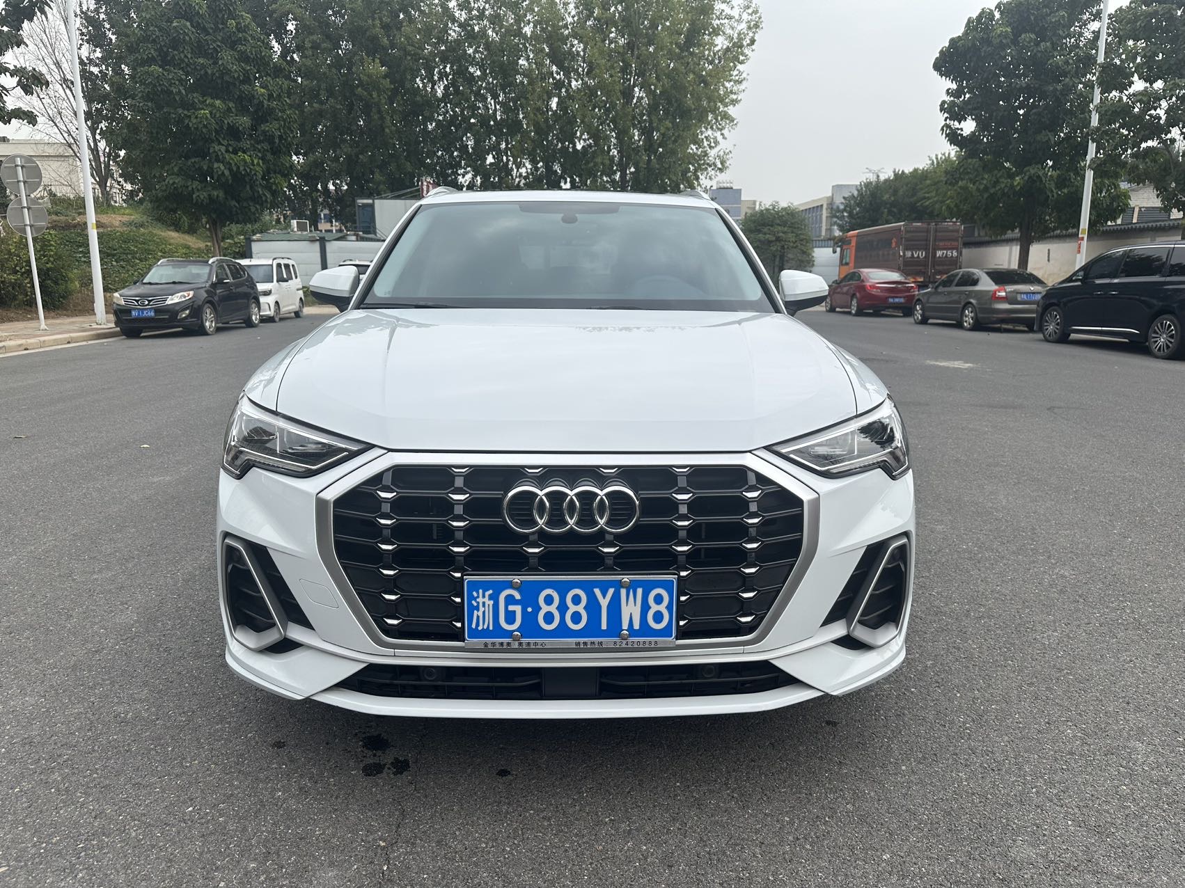 Audi Q3 2022 car image #2
