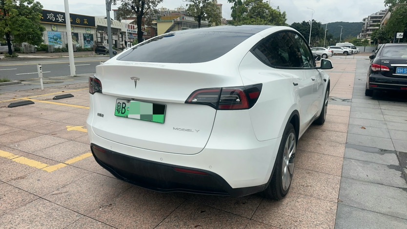 Tesla Model Y 2022 #4 Tesla Model Y 2022 car image #4