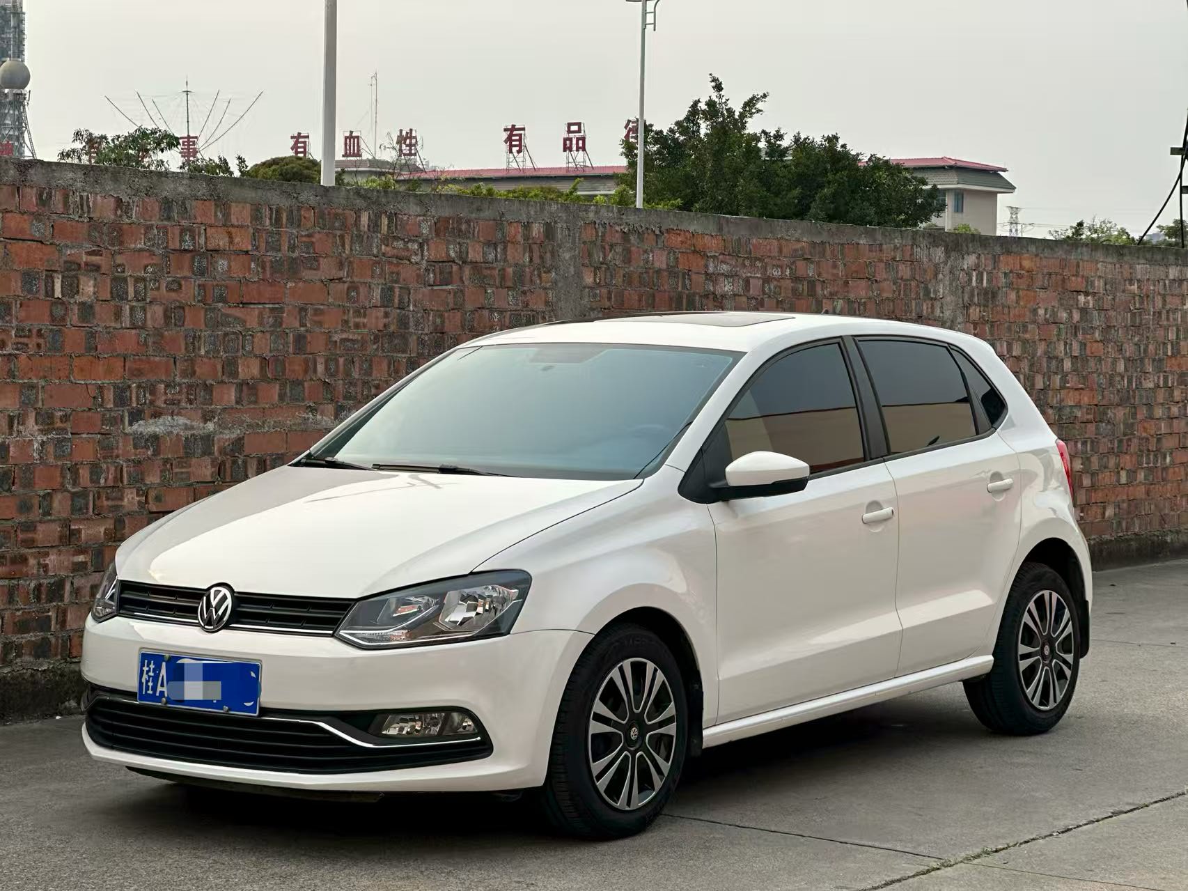 Volkswagen Polo 2019 car image 