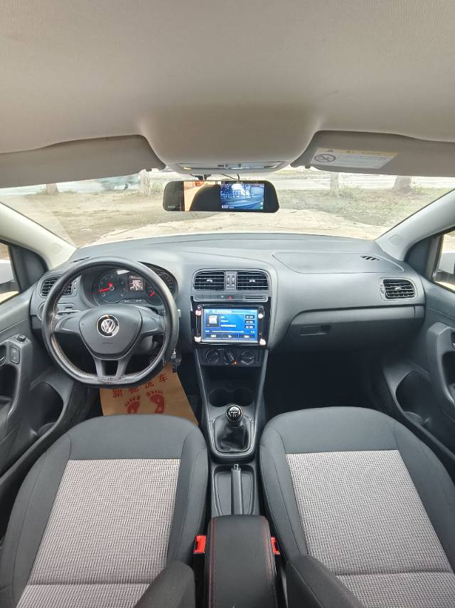 Volkswagen Polo 2017 car image #9