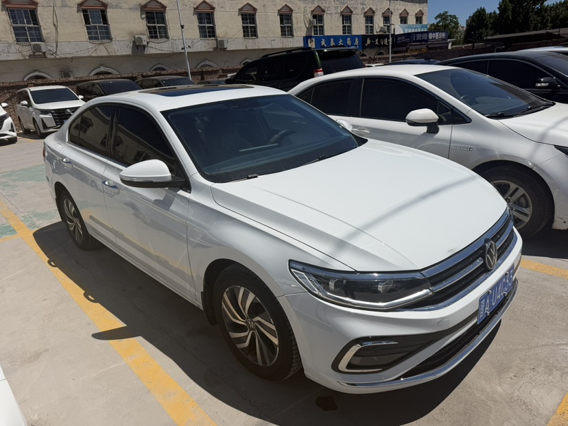 Volkswagen Bora 2022 car image #3