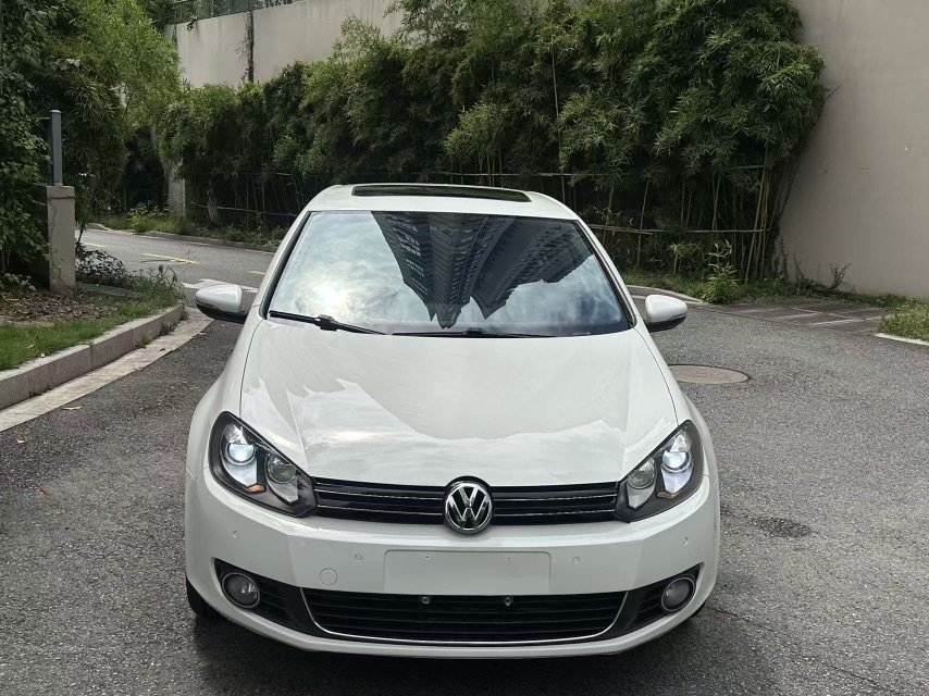 Volkswagen Golf 2013 car image 