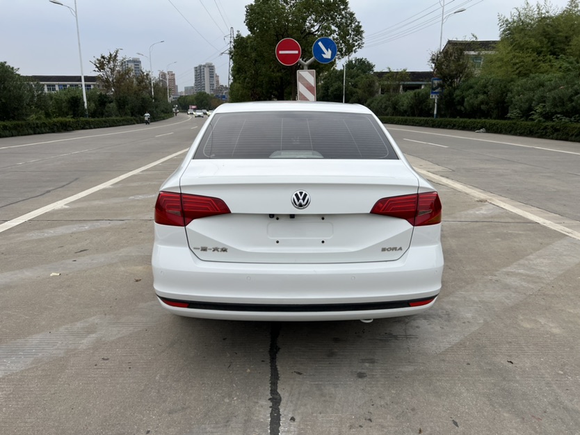 Volkswagen Bora 2017 car image #4