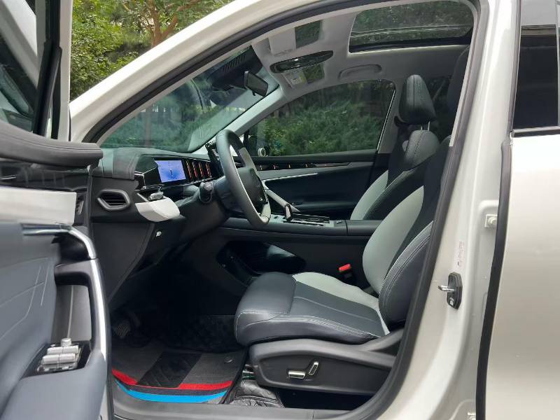 GEELY Boyue L 2025 car image #4