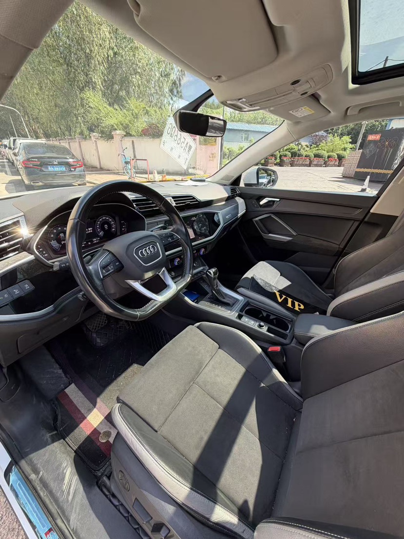Audi Q3 2021 car image #4