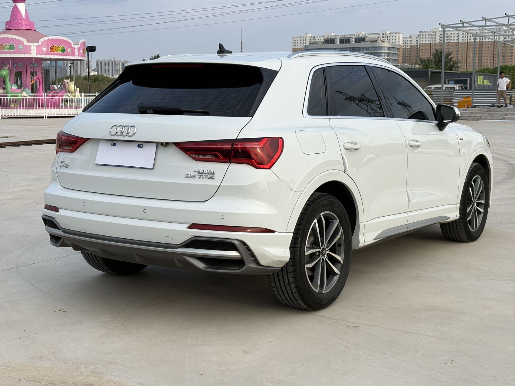 Audi Q3 2022 car image #7