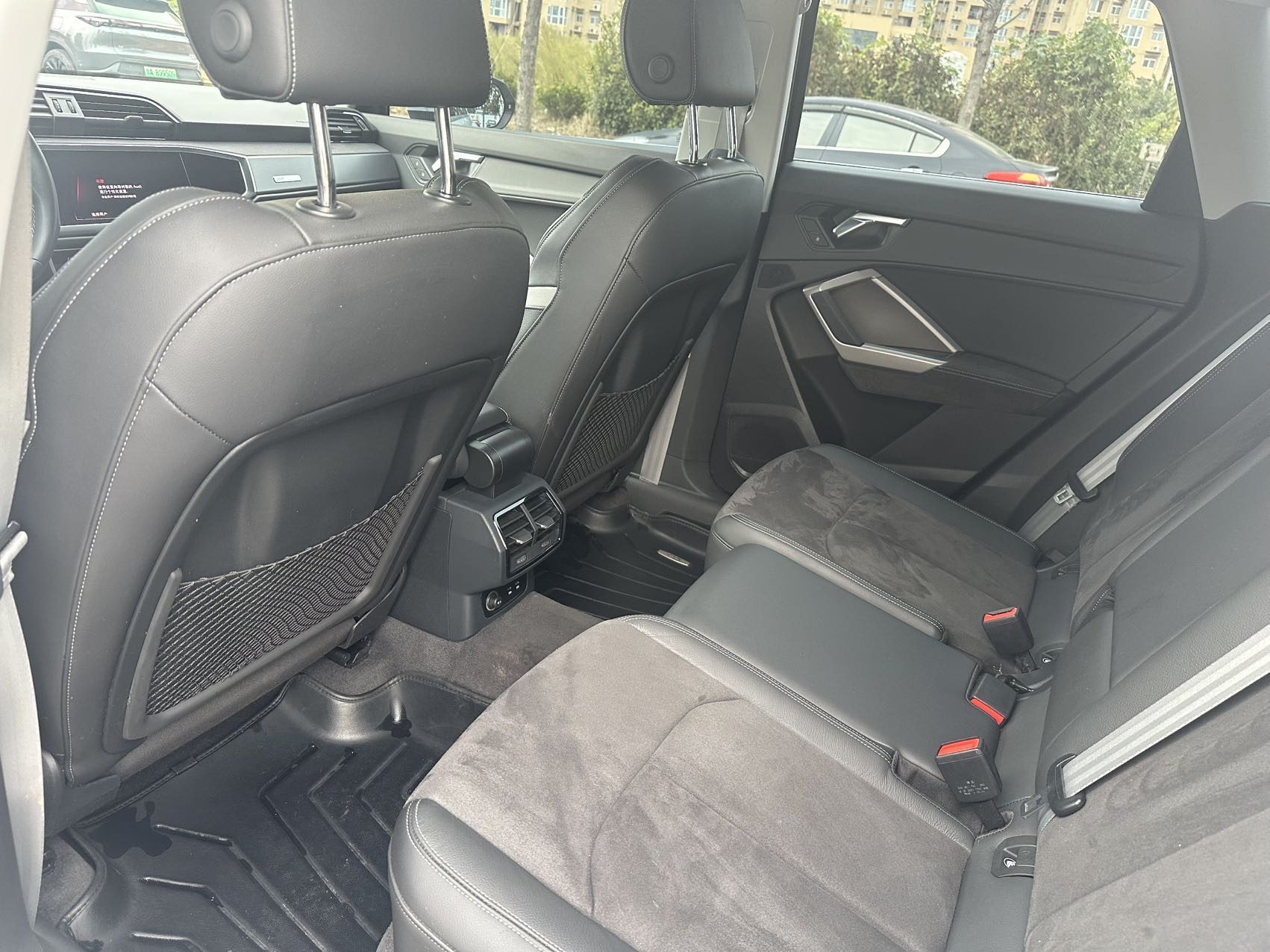 Audi Q3 2022 car image #5