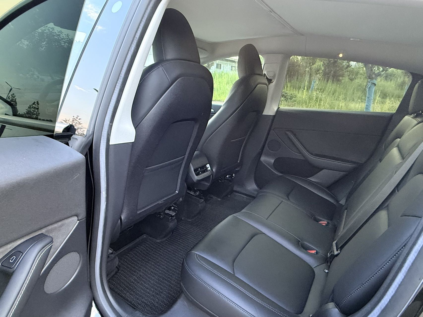 Tesla Model Y 2023 #6 Tesla Model Y 2023 car image #6