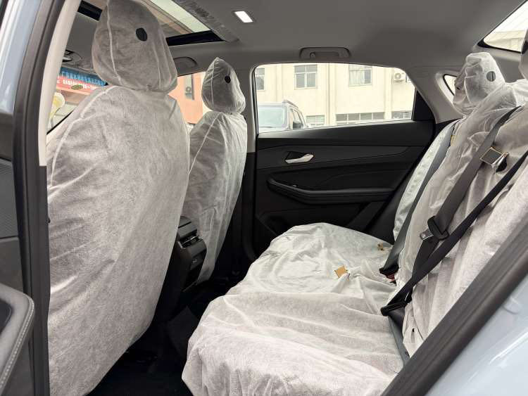 GEELY Binray 2026 car image #6