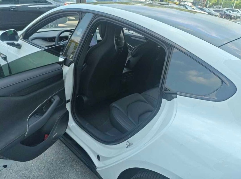 MI SU7 2025 car image #4