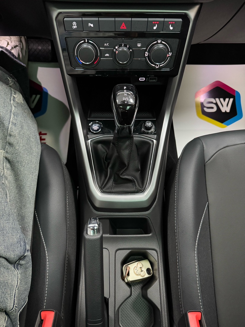 Volkswagen T-Cross 2023 #12 Volkswagen T-Cross 2023 car image #12