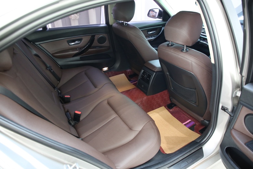 BMW 3 Series 2018 #4 BMW 3 Series 2018 car image #4