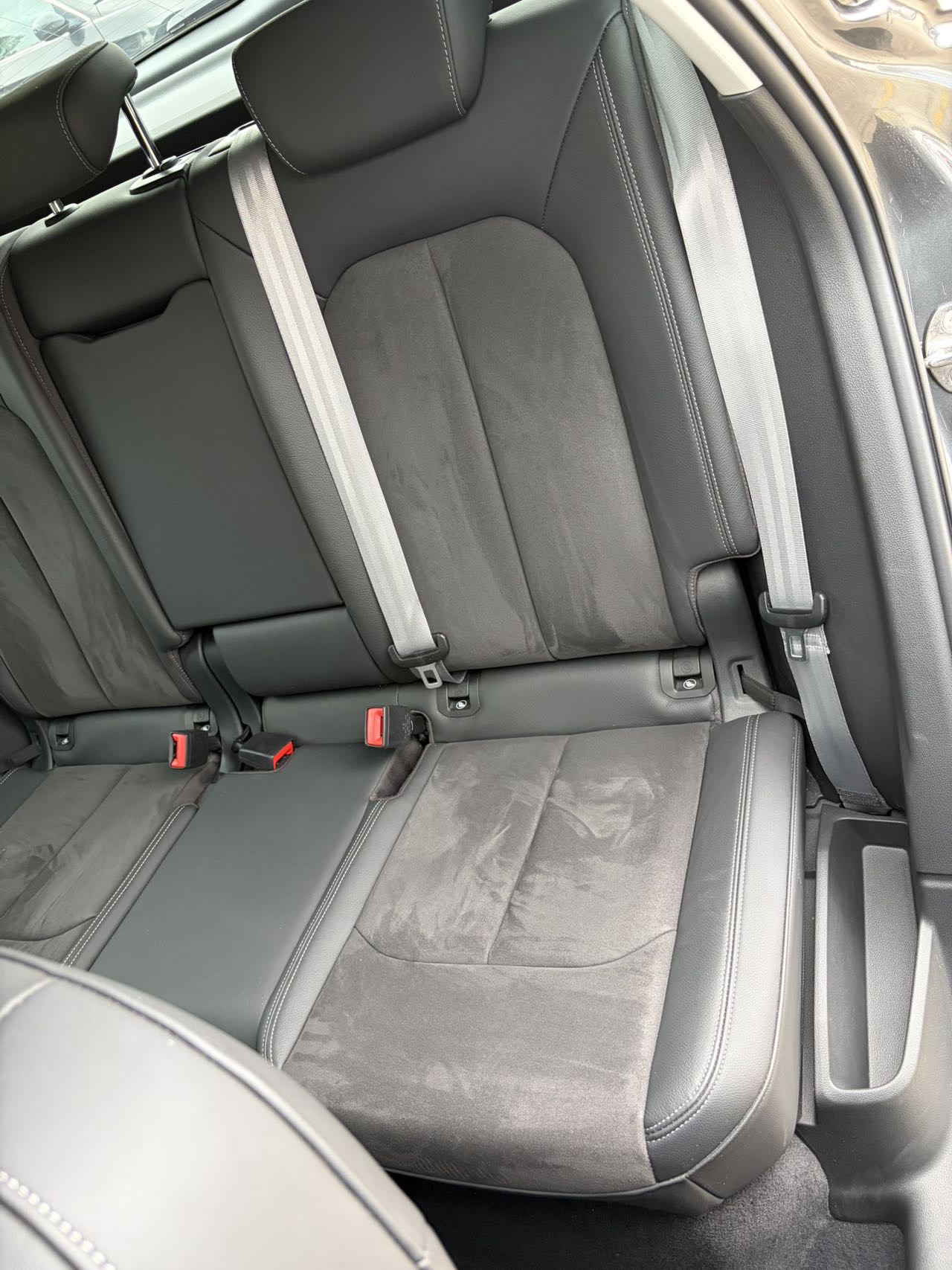 Audi Q3 2023 car image #5