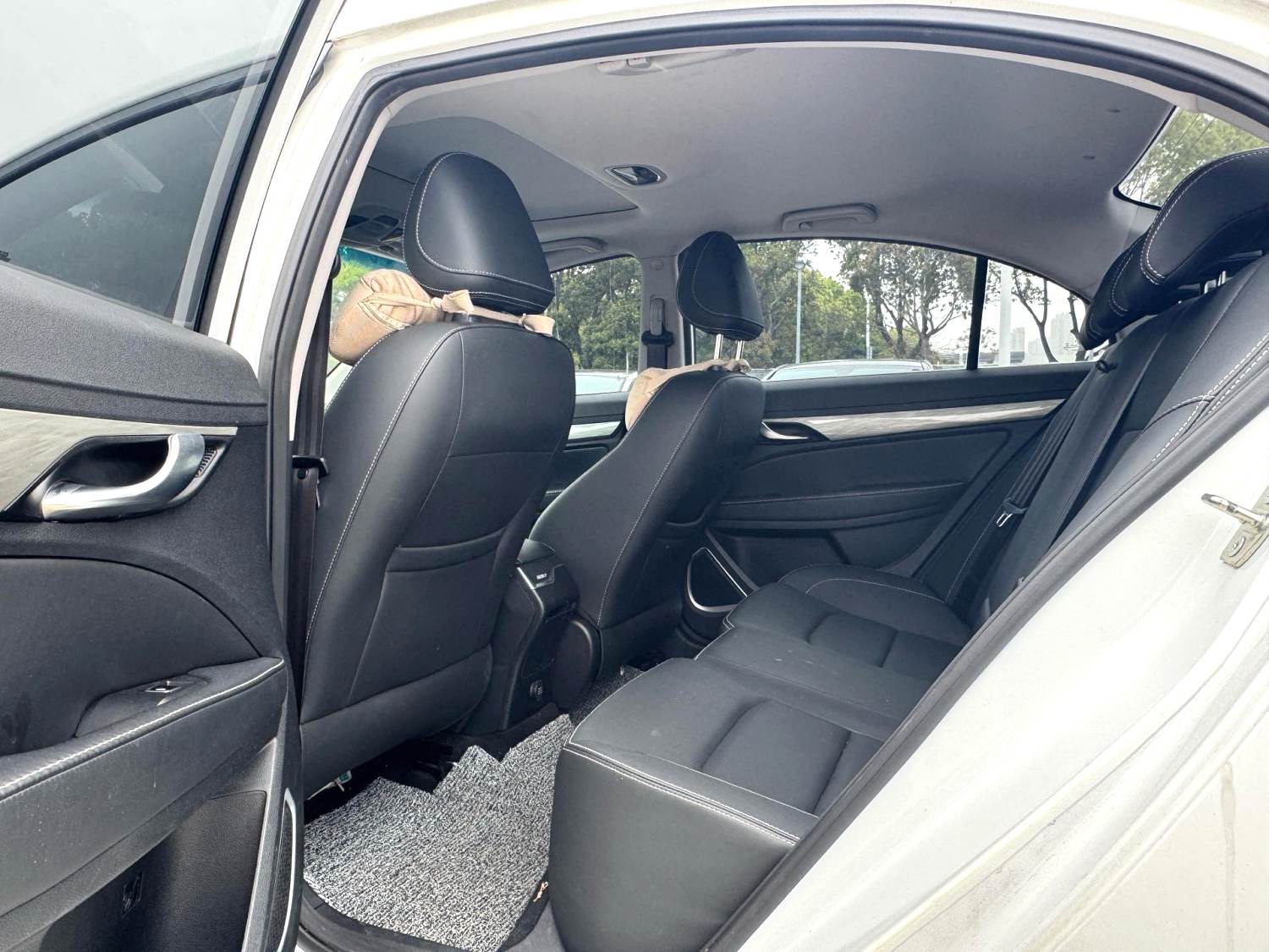 GEELY Emgrand 2019 #4 GEELY Emgrand 2019 car image #4
