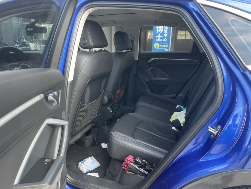 Audi Q3 2021 car image #6